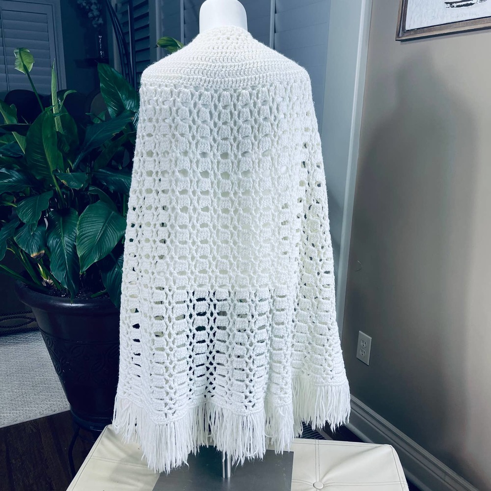 Vintage Boho 70s Crochet Poncho Cape - Picture 3 of 6